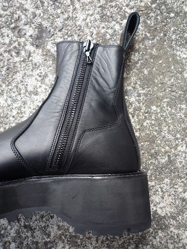 JULIUS - 【24AW】カウスキン レースアップ サイドジップ レザー