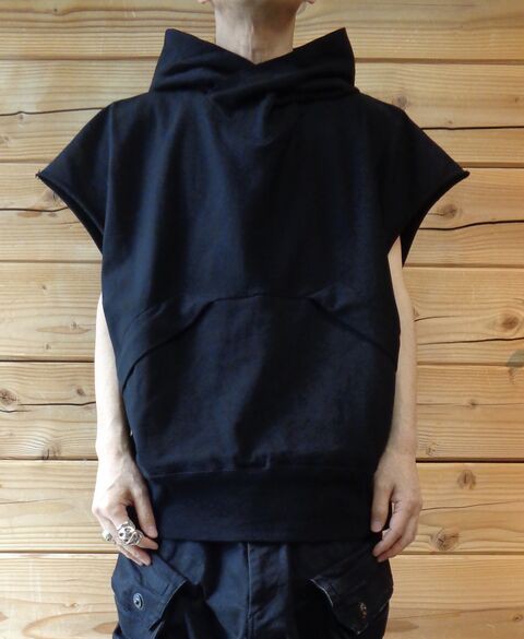 JULIUS PRE-FALL 25 [ EUROPA; ] SLEEVELESS HOODIE : VIBE_nagano