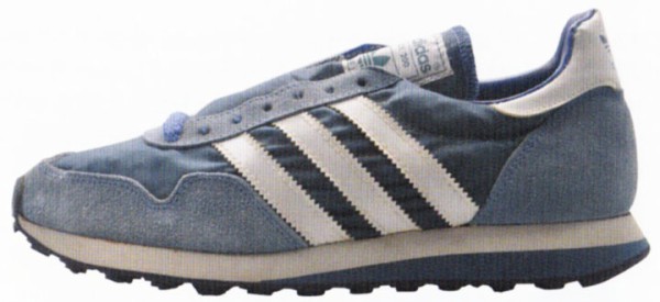 Adidas hotsell zx 220