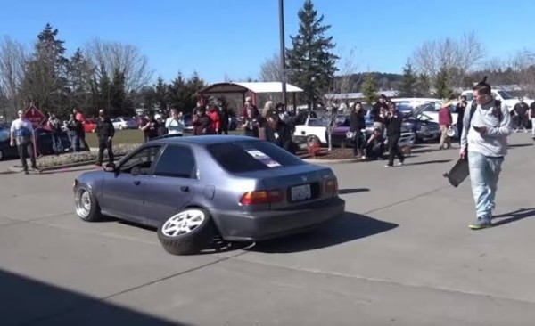 タイヤが斜めになってるクソダサい車乗ってる奴おるけど フィルダースチョイス