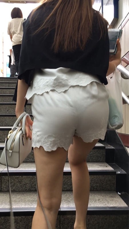 画像 ドスケベまんさん パンツが透けても気にしないｗｗｗｗ Vipまとめ速報