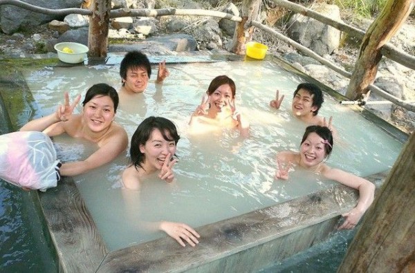 画像 若い女性 女子学生が入ってくる混浴温泉ｗｗｗｗｗ Vipまとめ速報