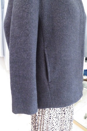 ボールジィ、ウールパイルミルド ビルドネックショートコート : VOYAGE