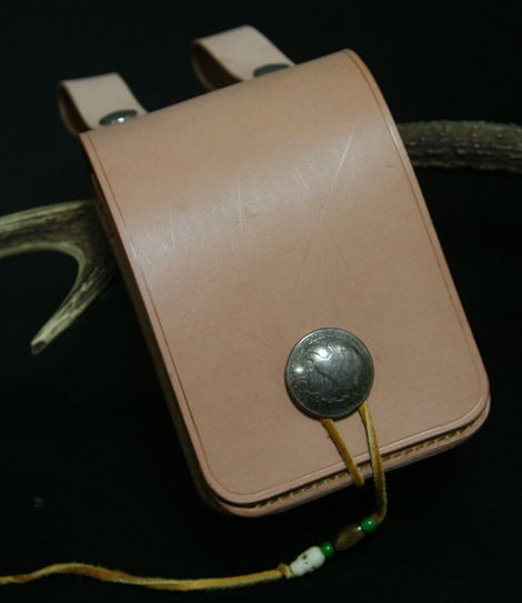 代引可 最終値下げです 小型財布 手縫いです コンチョコイン 鹿革紐 財布 男性用 Labelians Fr