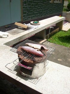 七輪買って 焼き魚 ベトナム ブンタウの少し困っている日常生活