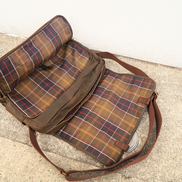 Barbour × Brompton Wax City Bag ブロンプトン Barbour X Brompton Wax City Bag | Brompton Bicycle USA