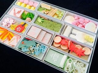 第660回 亀末廣の迎春干菓子『京の十二ヶ月』 : 和菓子魂！ Powered by