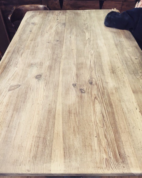 Diy ダイニングテーブルを男前に塗り替えてみた Studio In The Afternoon リノベーションとお家収納diy Wagon Worksブログ Powered By ライブドアブログ