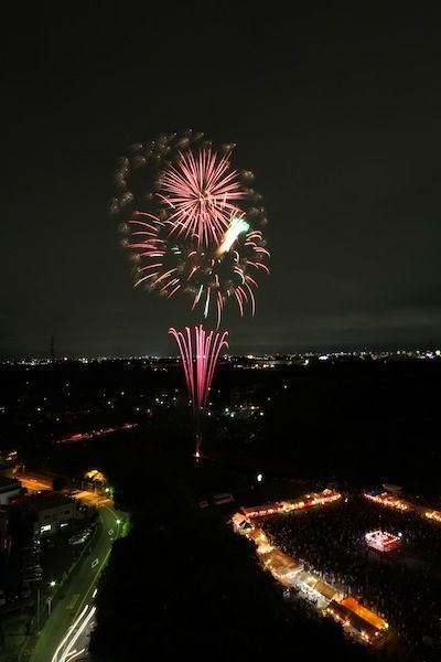 ゲリラ豪雨の中の花火大会がウソのような美しいシーン 若葉台連合自治会