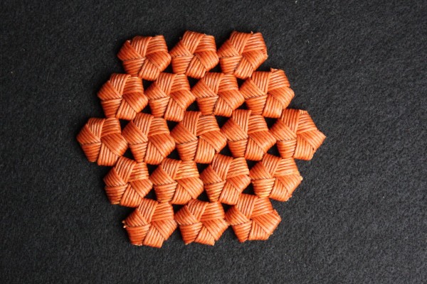 クラフトバンドで花結び ついでの折 お立ち寄りください