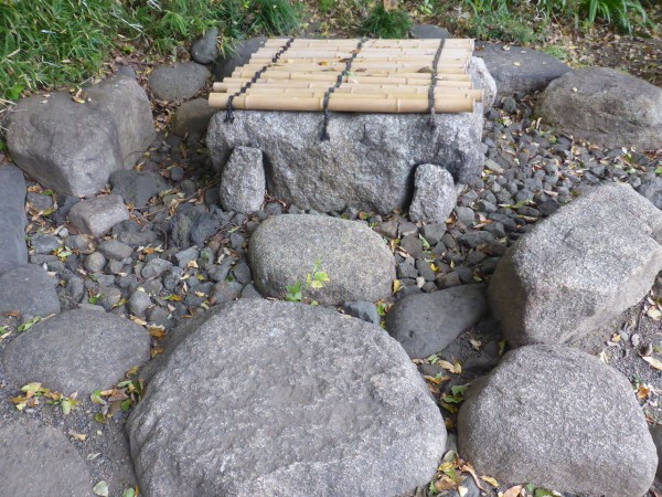 井筒 - 有限会社高坂商店 - 東京 目黒・祐天寺 御影石製組井筒