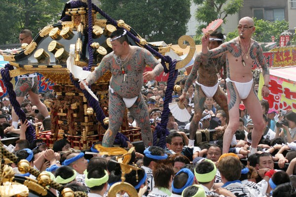 画像大量 浅草三社祭がドローンどころじゃないと話題wwwww わらめでぃあ