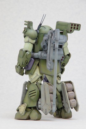 フィアナを求め戦地を奔る バーグラリードッグ 赫奕たる異端ver 1 24 Atシリーズ最新作のカラーレジンキットをデコマスレビュー ウェーブ開発部ブログ