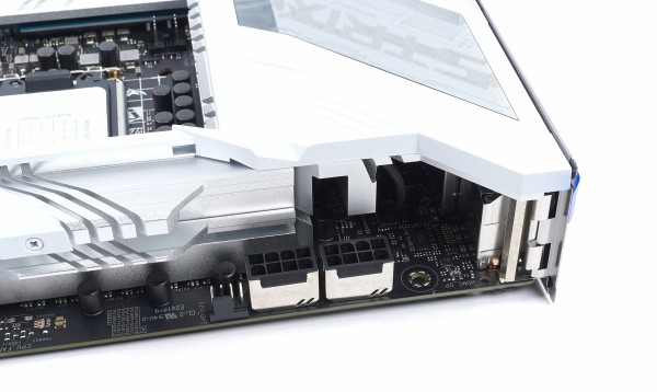 ASUS ROG STRIX Z690-A GAMING WIFI D4」をレビュー。PCIEロック解除 