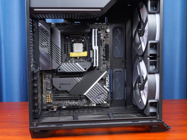 Fractal Design Torrent Compact」をレビュー。TGP300W超グラボ