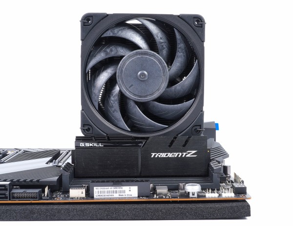 Noctua NH-U12A chromax.black」をレビュー。Core i9 12900Kや