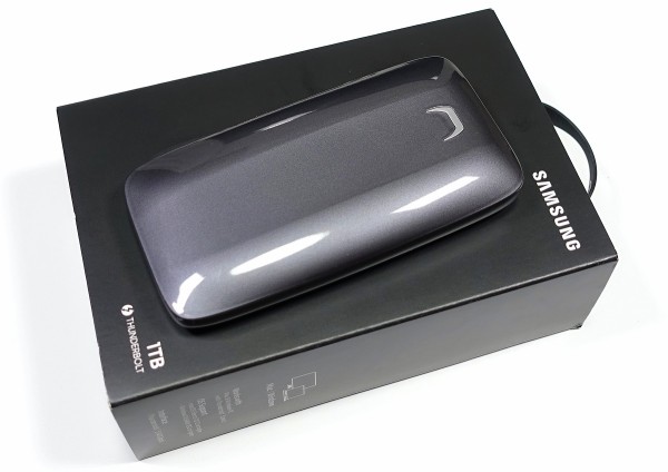 Samsung Portable SSD X5 1TB」をレビュー。書込速度も2GB/s越えな最速 