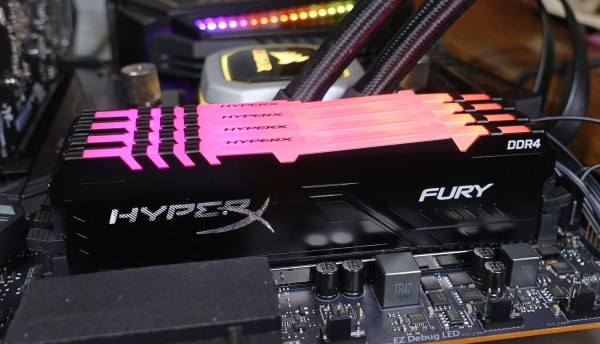 HyperX FURY RGB DDR4」をレビュー。自動同期機能で手軽にライトアップ
