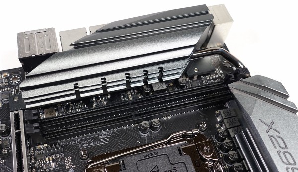 ASRock X299 OC Formula」をレビュー。OC特化機能に加え、2