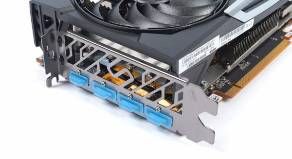 SAPPHIRE NITRO+ Radeon RX 6900 XT」をレビュー。白銀にLED