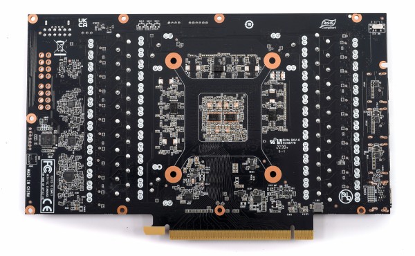 Palit GeForce RTX 4080 GameRock OC」をレビュー : 自作と Palit GeForce RTX 4080 GameRock OC」をレビュー : 自作と