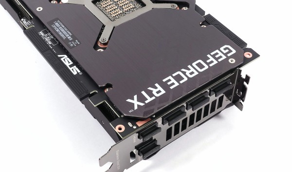 ASUS TUF-RTX3090-O24G-GAMING」をレビュー。ROG STRIX級GPUクーラーで 