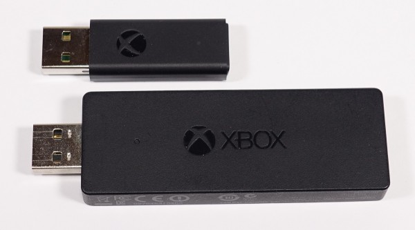 コンパクトになった新型「Xbox ワイヤレス アダプター for