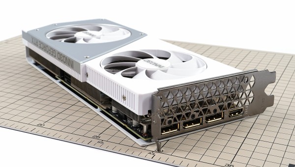 25cm&2スロのRTX 4070 Ti SUPERをレビュー。既存システムへの 25cm&2スロのRTX 4070 Ti SUPERをレビュー。既存システムへの