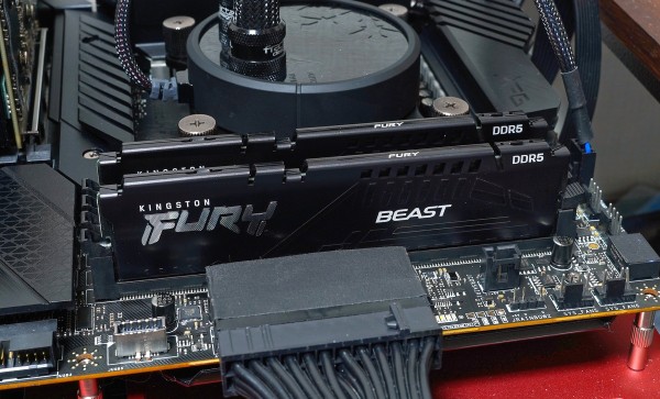 Kingston FURY Beast DDR5」をレビュー。5600MHzの手動OCも！ : 自作と