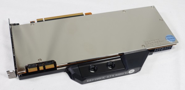 NVIDIA TITAN Xp SLIをEKWB製水冷ブロックで完全1スロット水冷化 NVIDIA TITAN Xp SLIをEKWB製水冷ブロックで完全1スロット水冷化