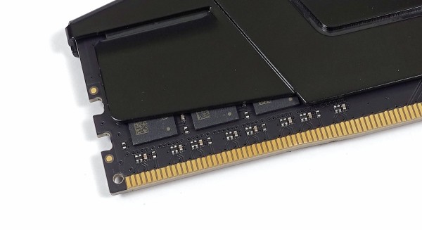 Ripjaws Vシリーズ F4-3200C16Q-64GVK 64GB DDR4 3200 MHz C 16 1.35 V  メモリキット