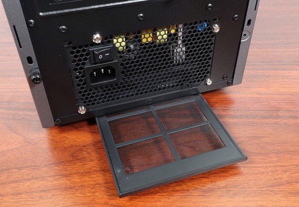 ガレリア専用 SKMケース (MicroATX)」をレビュー。SKケースと比較解説