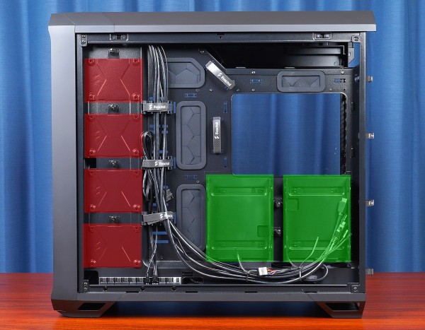 Fractal Design pcケースとグラボ3060ti Fractal Design、Mini ITXで335mmの大型グラボも入るスリムPC