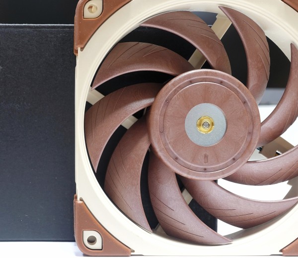 Noctua NF-A12x25 PWM」をレビュー。新素材Sterrox LCP採用 Noctua NF-A12x25 PWM」をレビュー。新素材Sterrox LCP採用
