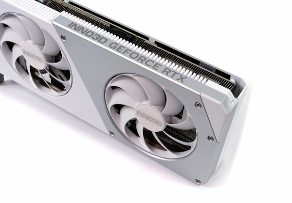 25cm&2スロのRTX 4070 Ti SUPERをレビュー。既存システムへの 25cm&2スロのRTX 4070 Ti SUPERをレビュー。既存システムへの