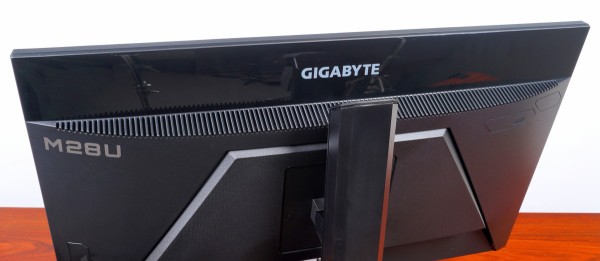 GIGABYTE M28U」をレビュー。PS5/Xbox SX/PC/スマホ全部繋いでも