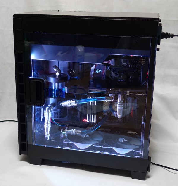 できる!本格水冷】逆ATXレイアウト「Corsair Carbide 600C」で できる!本格水冷】逆ATXレイアウト「Corsair Carbide 600C」で