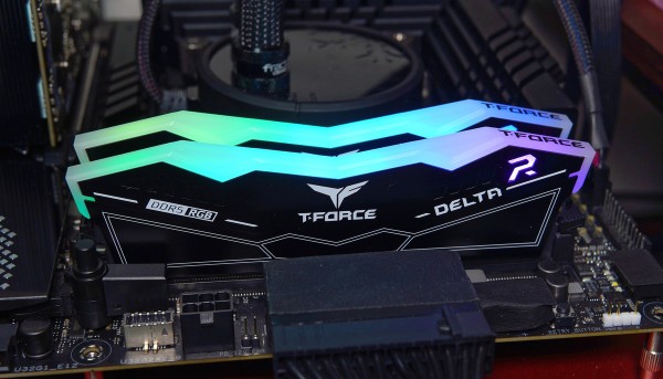 Team T-FORCE DELTA RGB DDR5」をレビュー。6400MHz XMPのメモリOCを