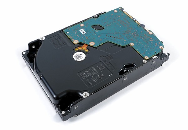 TOSHIBA N300 NAS HDD 12TB」をレビュー。EP並みの高信頼設計で TOSHIBA N300 NAS HDD 12TB」をレビュー。EP並みの高信頼設計で