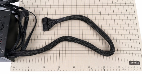 6000円で買える静音電源「XPG PYLON 650W」を徹底検証。グラボ