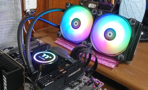 Thermaltake Water 3.0 240 ARGB Sync」をレビュー : 自作とゲームと