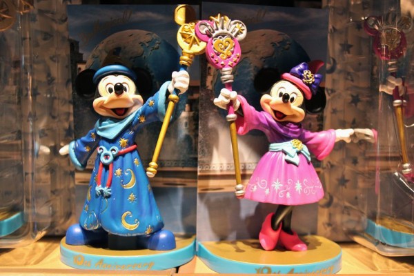 TDS10周年衣装のミッキーとミニーペアショット」9枚紹介