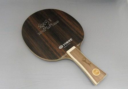 QIU YIKE SOFT CARBON -EBONY-【銀河】 - 烏賊 : 卓球ラバー
