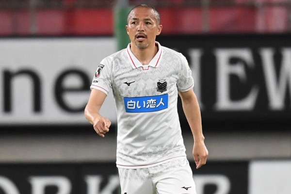 朗報 小野伸二 42歳バースデーにモデル妻 娘たちと笑顔の4ショットｖｖｖ Jリーグまるわかり まとめkickoff
