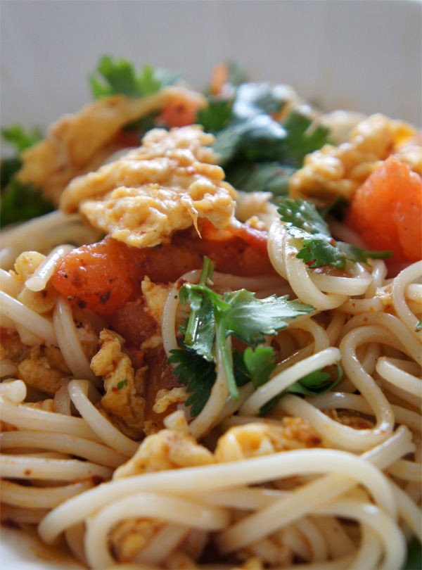 簡単まかないご飯 西紅柿鶏蛋拌麺 シャウ ウェイの幸せ中国料理