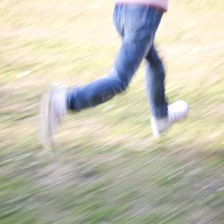 足組みする女性の心理とは 今すぐ使える心理学の基礎講座 足組みする女性の心理とは 今すぐ使える心理学の基礎講座