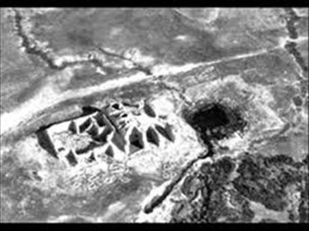 月面上に存在する建造物 矢口壹琅 の One Love