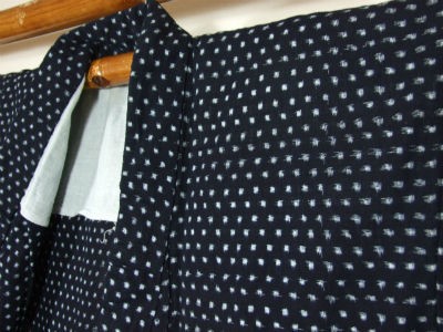 古布 雪ん子絣の着物 と 細かいヨコ絣の着物 : リサイクル着物 