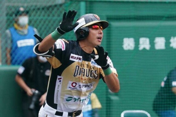 動画あり 川崎宗則さん 独立リーグデビュー初球を特大弾 日刊やきう速報 なんjおんj