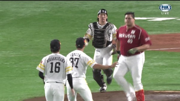 乱闘 楽天アマダーが頭部付近の投球にブチギレ 退場 日刊やきう速報